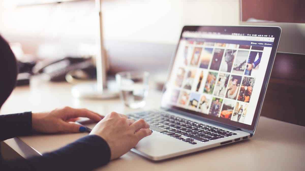 Como divulgar um negócio na internet?
