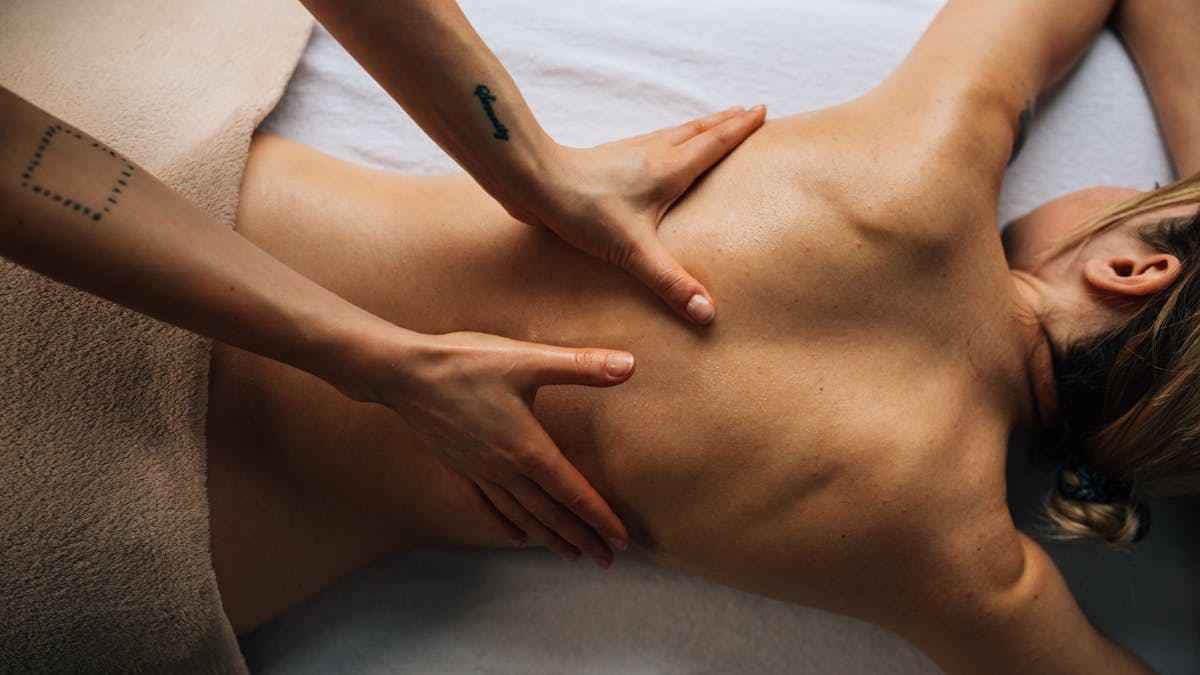 O que é massagem desportiva